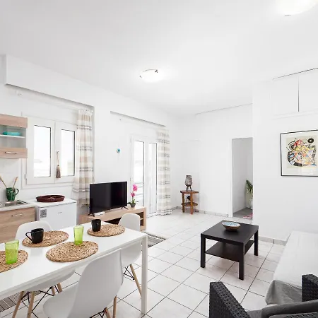 Lilly's White Chersonisos Centre Apartment Limenas Chersonisou