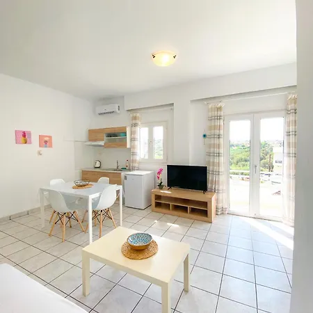 Apartment Lilly's White Chersonisos Centre